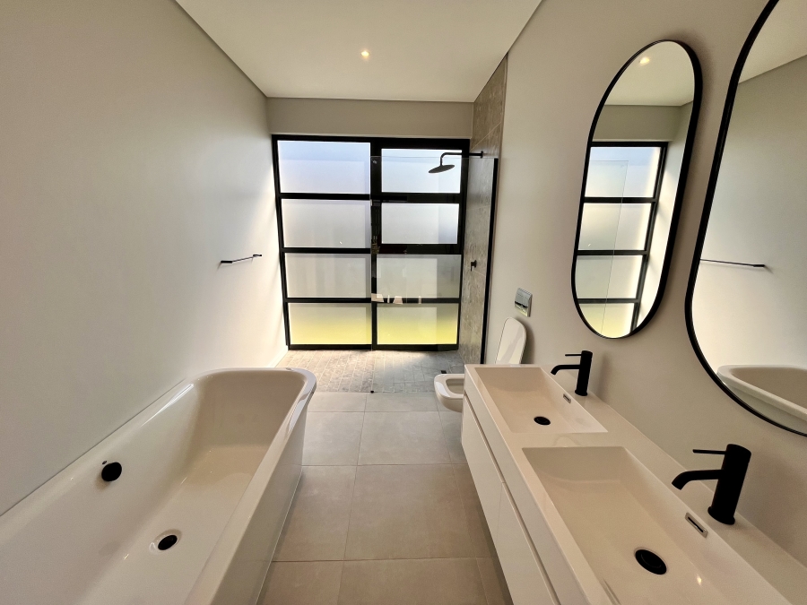 4 Bedroom Property for Sale in Elaleni Coastal Forest Estate KwaZulu-Natal