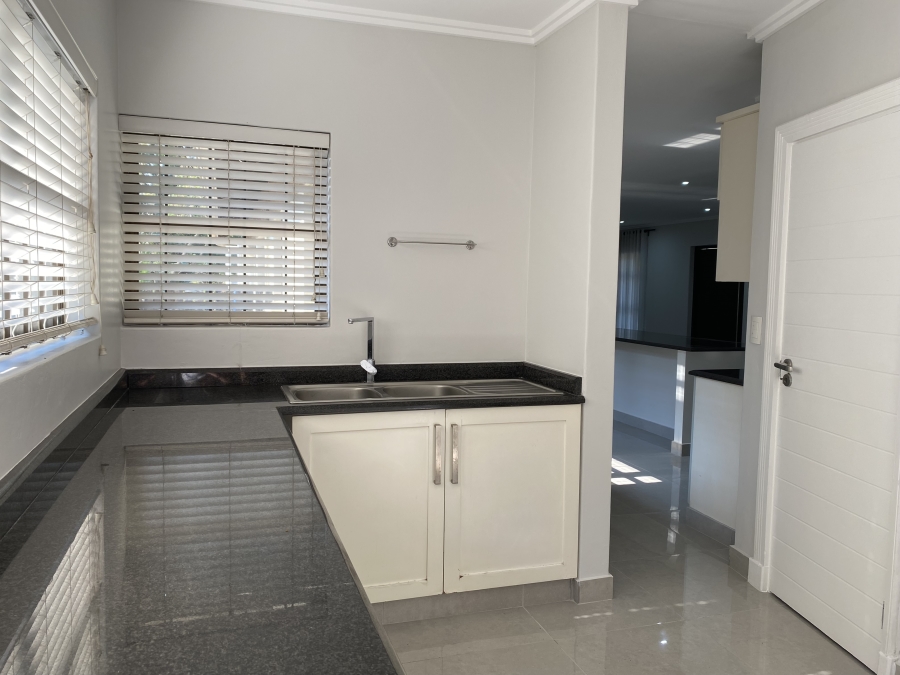 To Let 4 Bedroom Property for Rent in Ballito Central KwaZulu-Natal