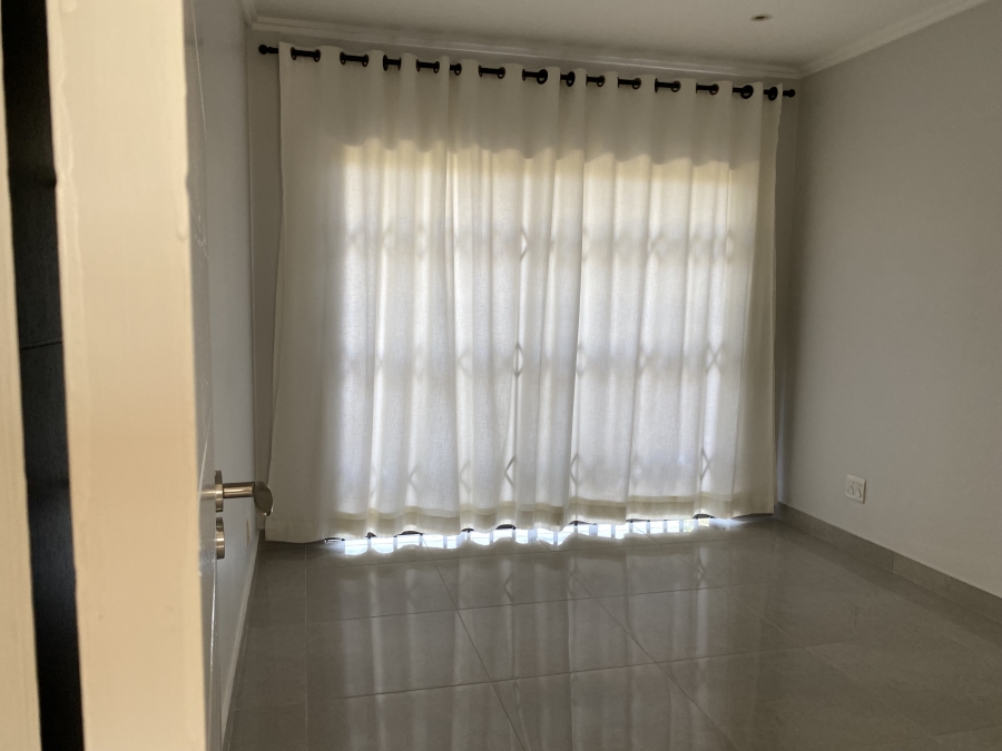 To Let 4 Bedroom Property for Rent in Ballito Central KwaZulu-Natal