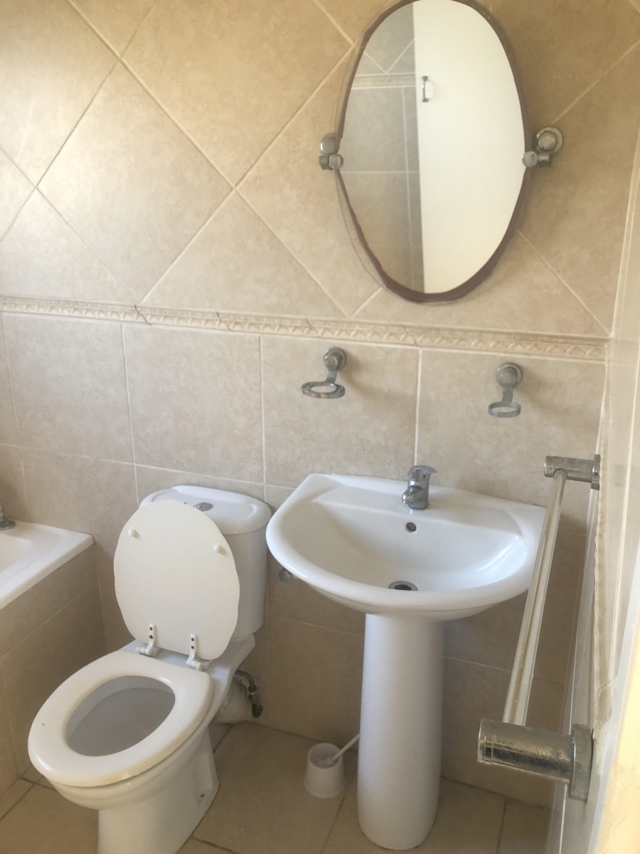 To Let 2 Bedroom Property for Rent in Amanzimtoti KwaZulu-Natal