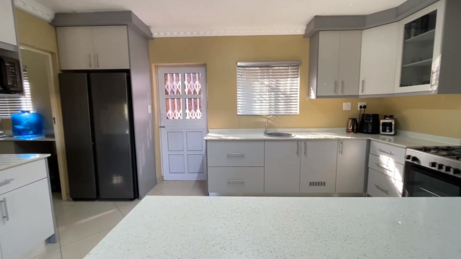4 Bedroom Property for Sale in La Mercy KwaZulu-Natal