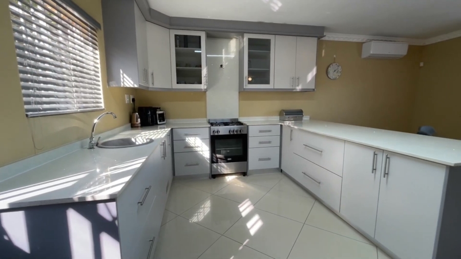 4 Bedroom Property for Sale in La Mercy KwaZulu-Natal