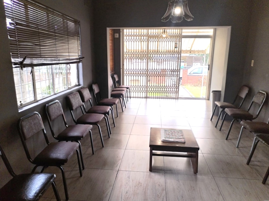 To Let Commercial Property for Rent in Dawnside KwaZulu-Natal