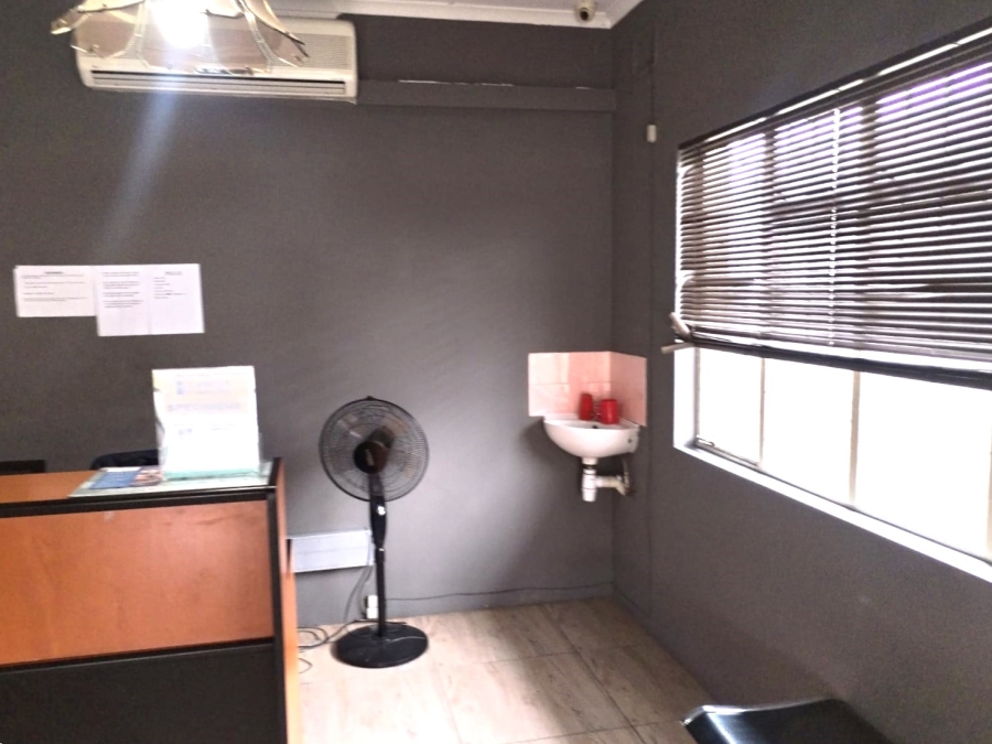 To Let Commercial Property for Rent in Dawnside KwaZulu-Natal