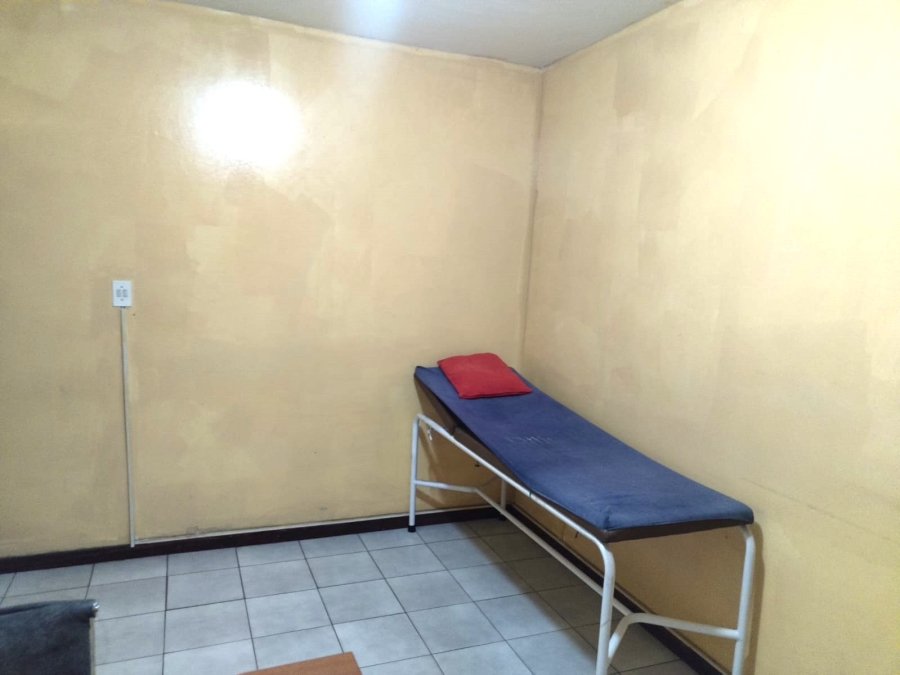 To Let Commercial Property for Rent in Dawnside KwaZulu-Natal