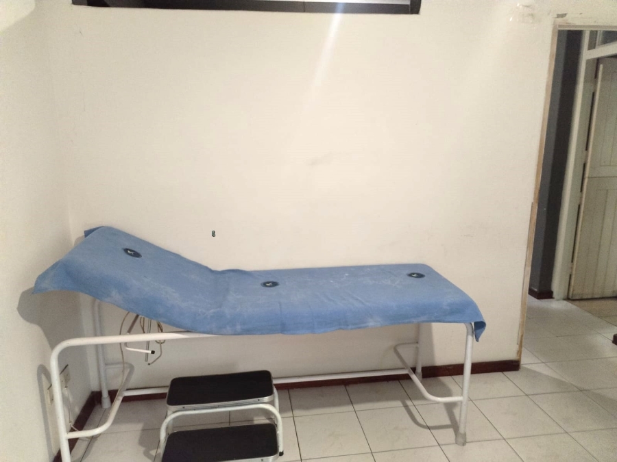 To Let Commercial Property for Rent in Dawnside KwaZulu-Natal