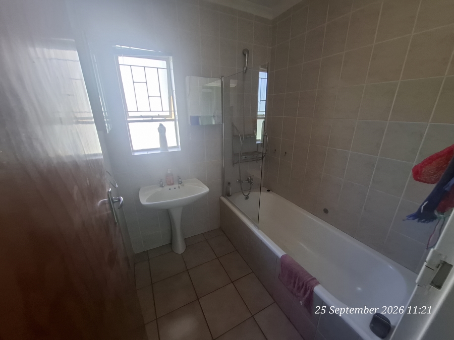 3 Bedroom Property for Sale in Sunnyridge KwaZulu-Natal