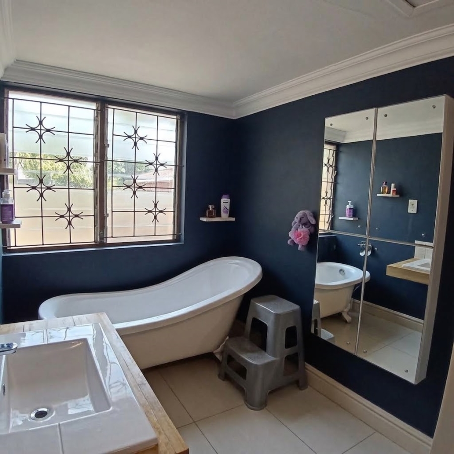 4 Bedroom Property for Sale in Meer En See KwaZulu-Natal