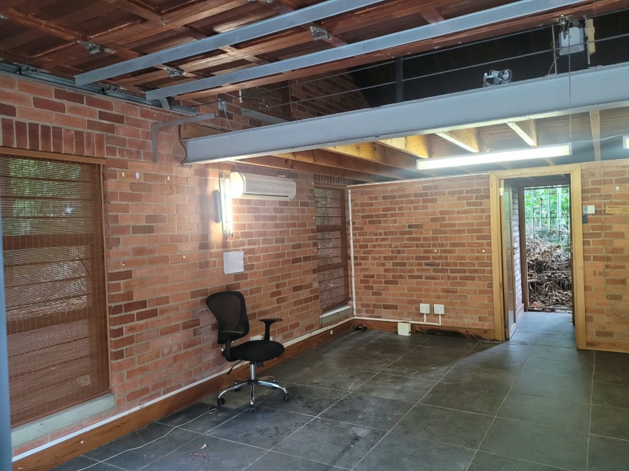 To Let Commercial Property for Rent in Dawncliffe KwaZulu-Natal