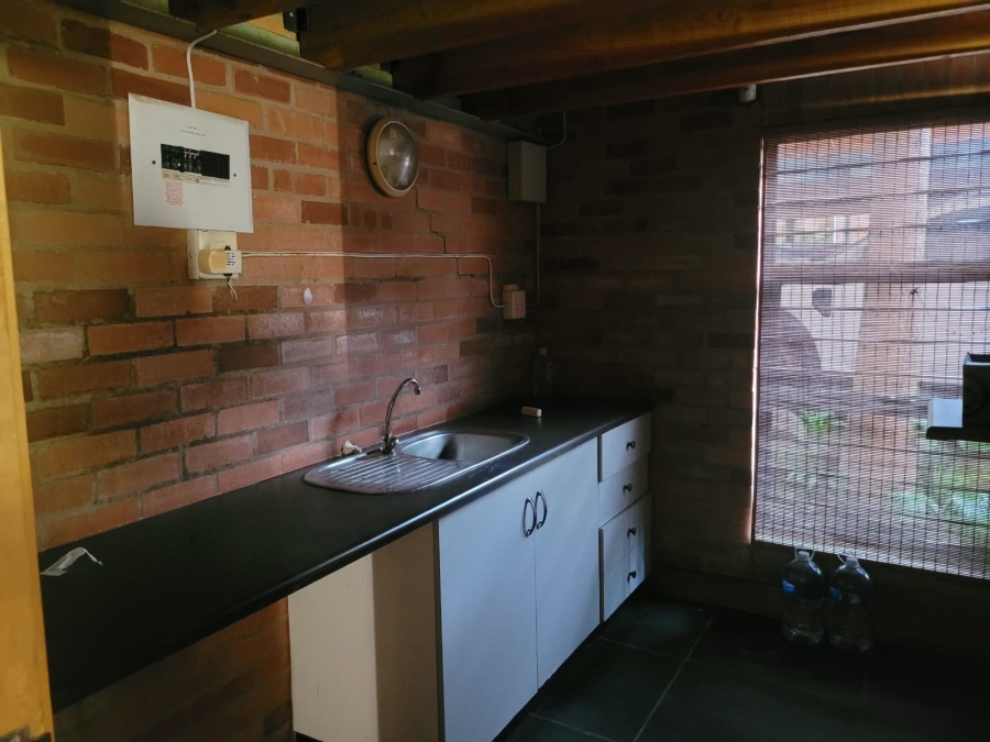 To Let Commercial Property for Rent in Dawncliffe KwaZulu-Natal