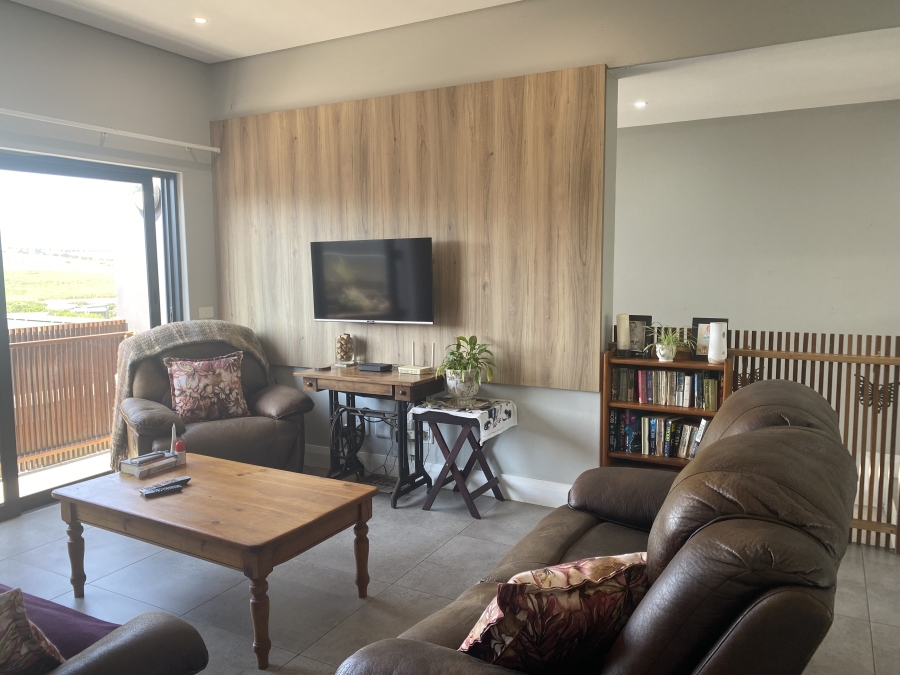 To Let 2 Bedroom Property for Rent in Palm Lakes Estate KwaZulu-Natal