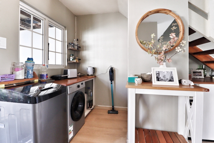 1 Bedroom Property for Sale in Meer En See KwaZulu-Natal