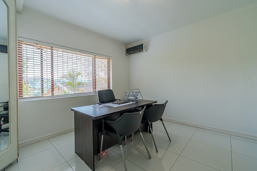 4 Bedroom Property for Sale in Reservoir Hills KwaZulu-Natal