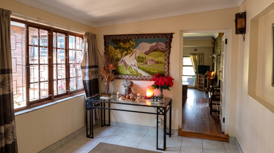 5 Bedroom Property for Sale in Mountain Homes KwaZulu-Natal