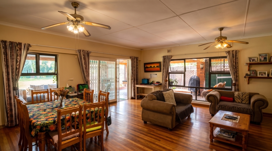 5 Bedroom Property for Sale in Mountain Homes KwaZulu-Natal
