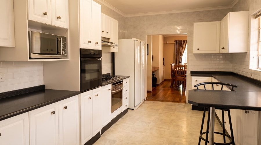 5 Bedroom Property for Sale in Mountain Homes KwaZulu-Natal