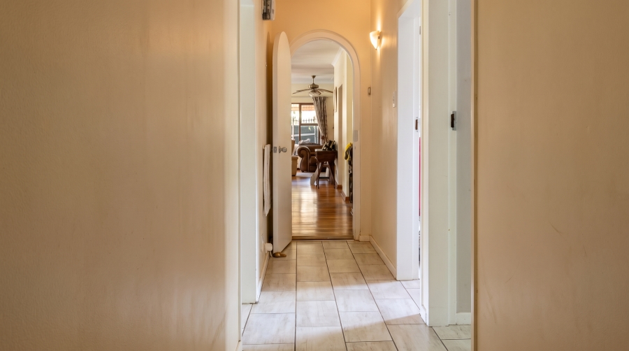 5 Bedroom Property for Sale in Mountain Homes KwaZulu-Natal