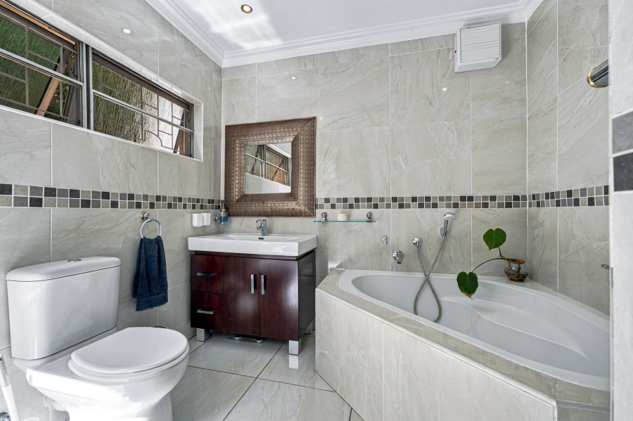 4 Bedroom Property for Sale in Grayleigh KwaZulu-Natal