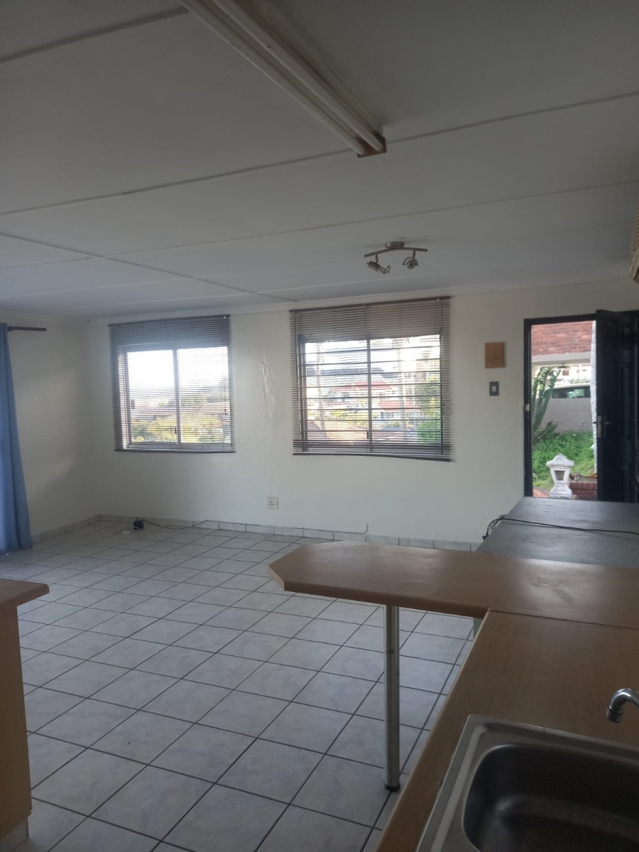 1 Bedroom Property for Sale in Brighton Beach KwaZulu-Natal