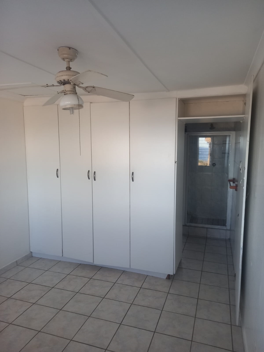 1 Bedroom Property for Sale in Brighton Beach KwaZulu-Natal