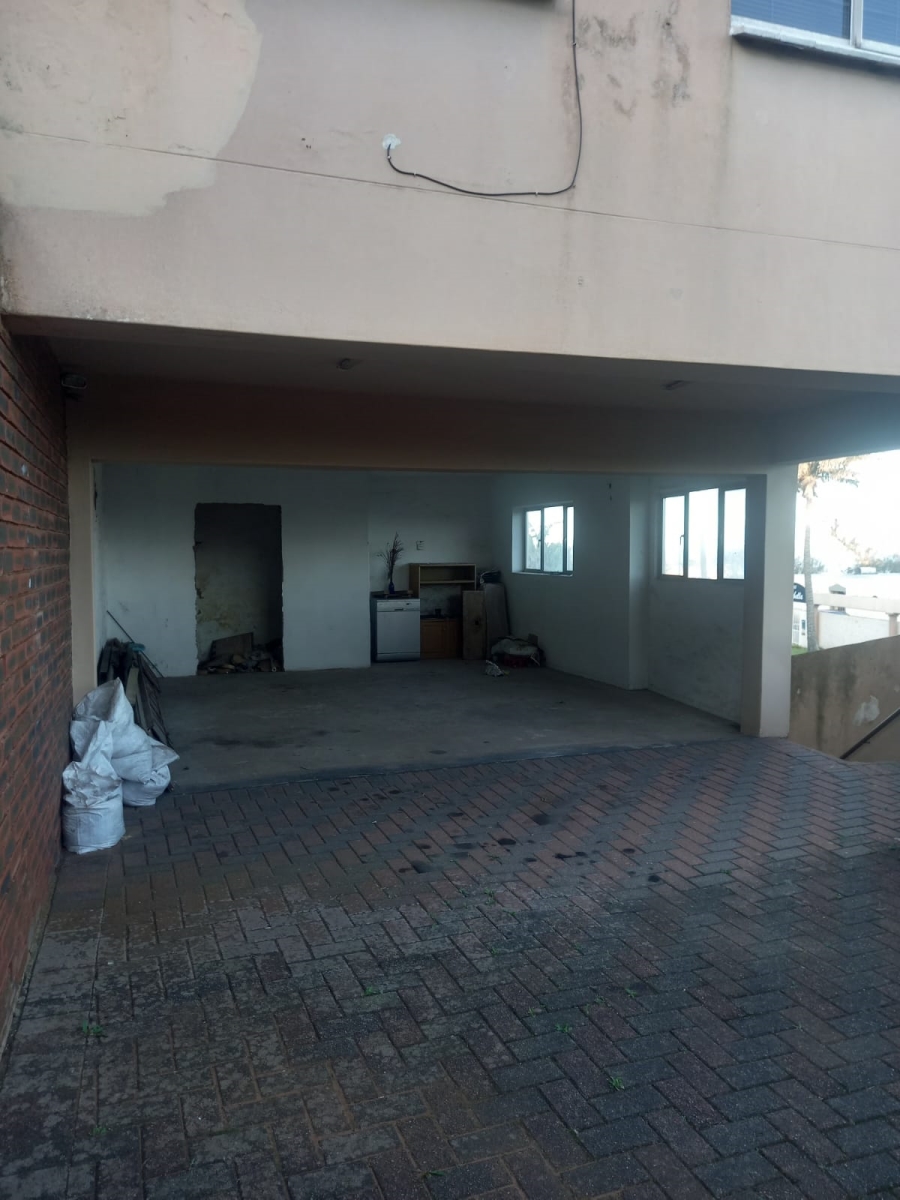 1 Bedroom Property for Sale in Brighton Beach KwaZulu-Natal