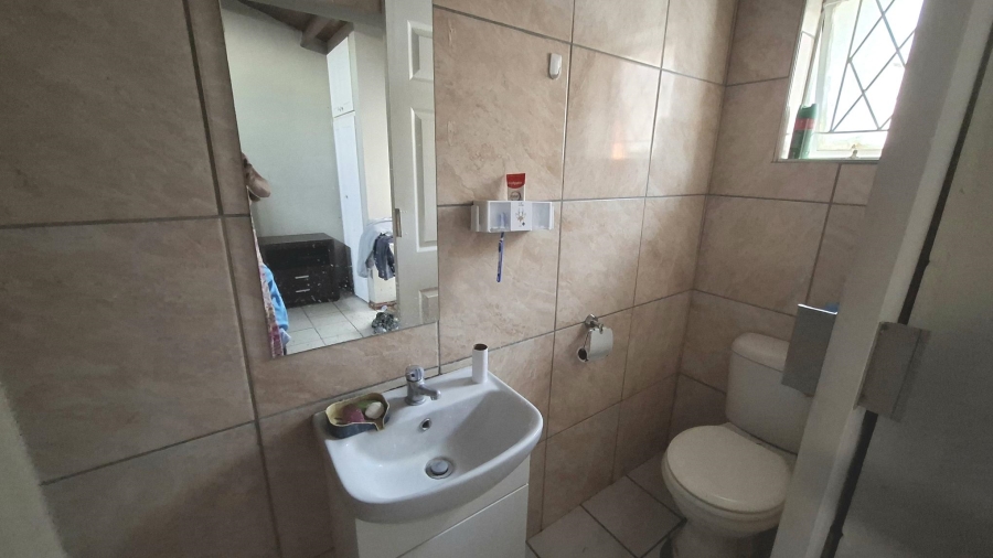 1 Bedroom Property for Sale in Scottsville KwaZulu-Natal