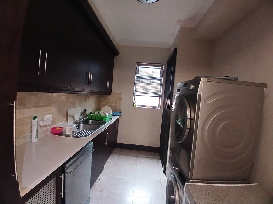 5 Bedroom Property for Sale in Umhlanga Ridge KwaZulu-Natal