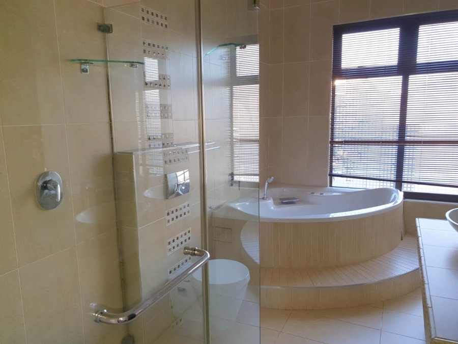 5 Bedroom Property for Sale in Umhlanga Ridge KwaZulu-Natal