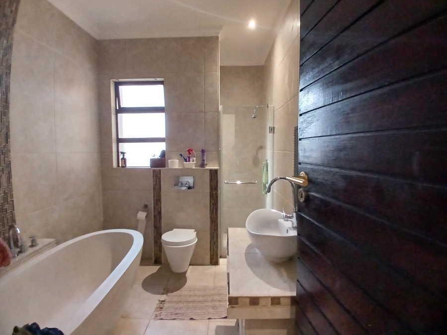 5 Bedroom Property for Sale in Umhlanga Ridge KwaZulu-Natal