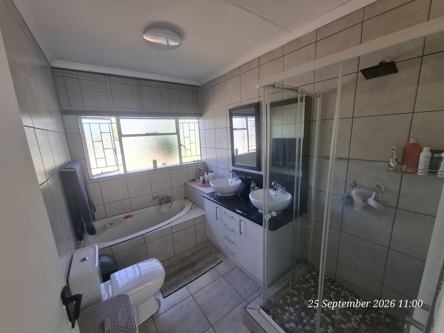 4 Bedroom Property for Sale in Huttenheights KwaZulu-Natal