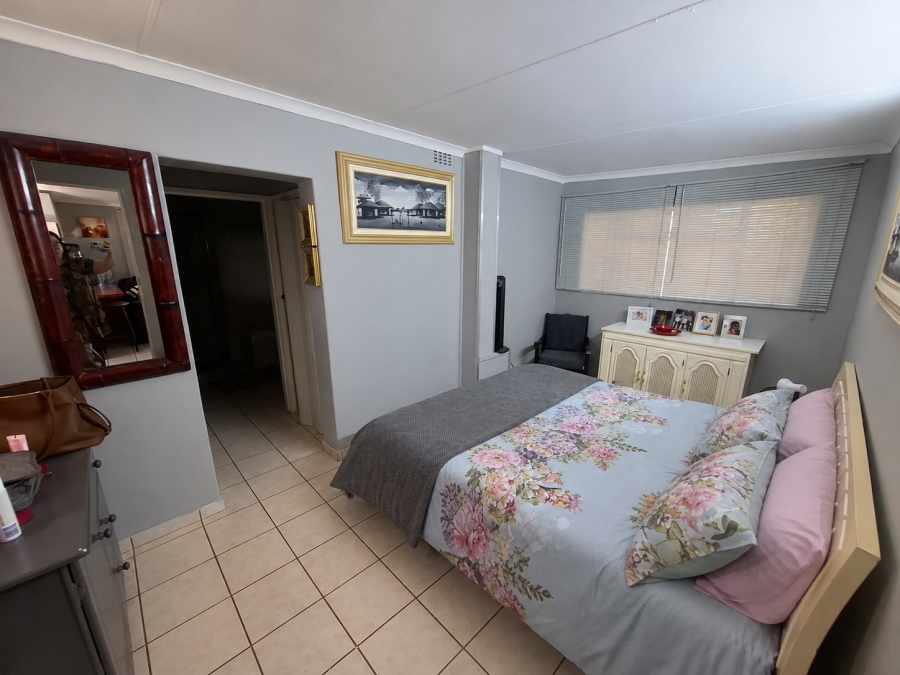 4 Bedroom Property for Sale in Huttenheights KwaZulu-Natal