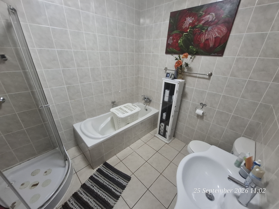 4 Bedroom Property for Sale in Huttenheights KwaZulu-Natal