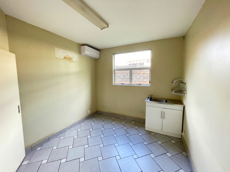 To Let Commercial Property for Rent in Glen Anil KwaZulu-Natal