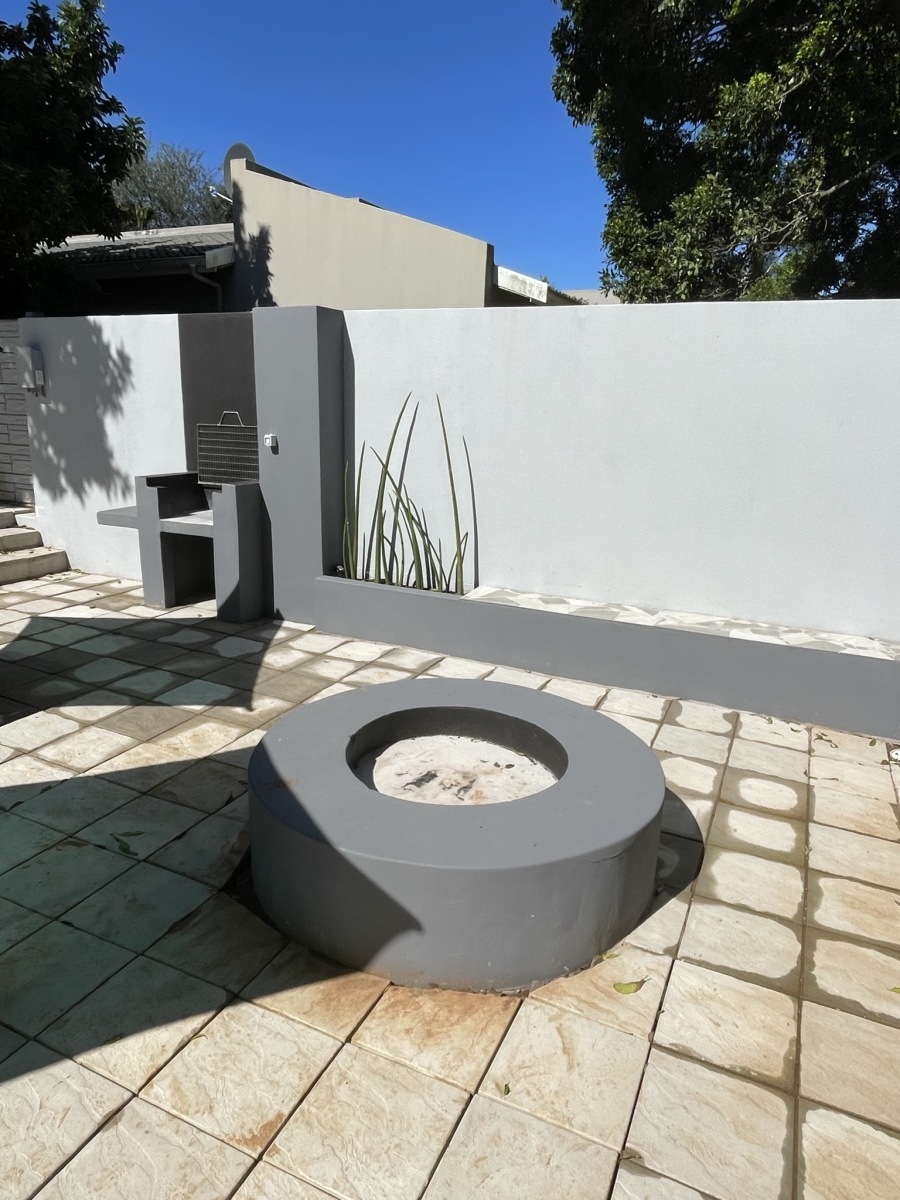 9 Bedroom Property for Sale in Deepdale KwaZulu-Natal