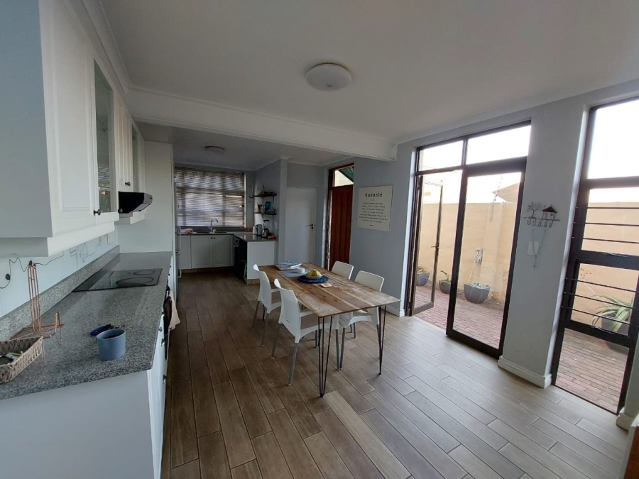 2 Bedroom Property for Sale in Glenwood KwaZulu-Natal