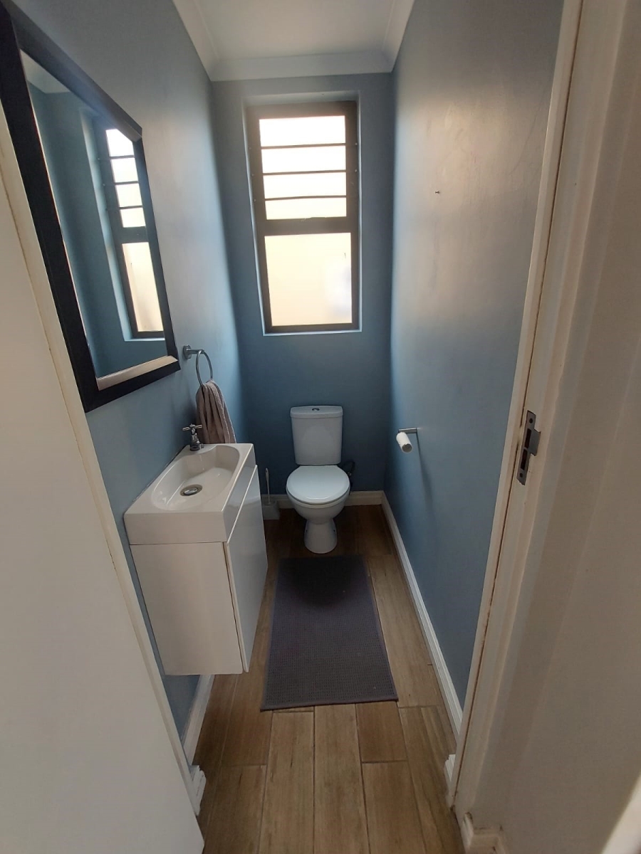 2 Bedroom Property for Sale in Glenwood KwaZulu-Natal