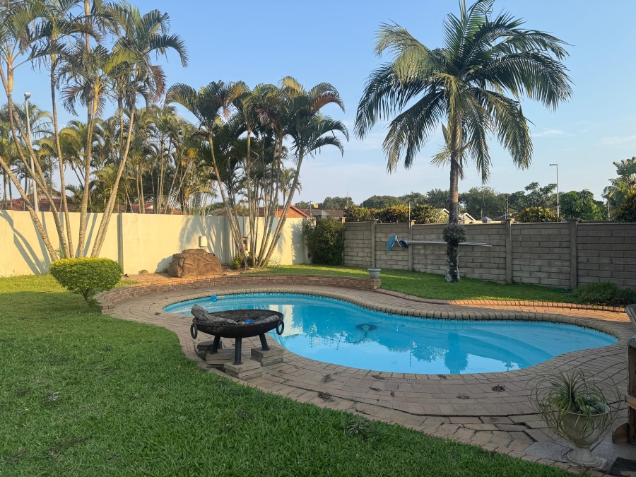 6 Bedroom Property for Sale in Meer En See KwaZulu-Natal