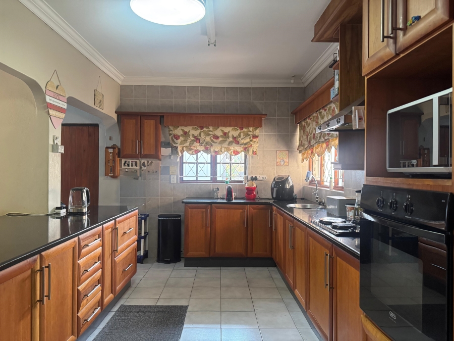 6 Bedroom Property for Sale in Meer En See KwaZulu-Natal