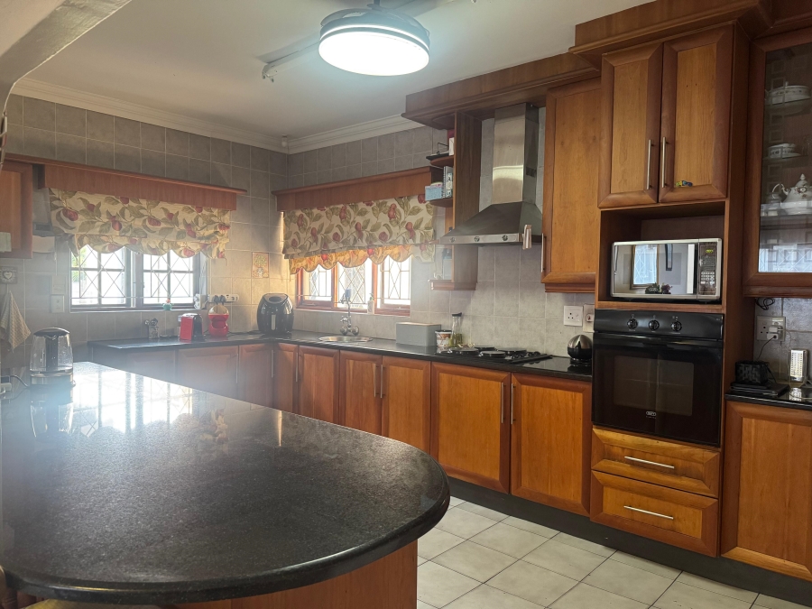 6 Bedroom Property for Sale in Meer En See KwaZulu-Natal