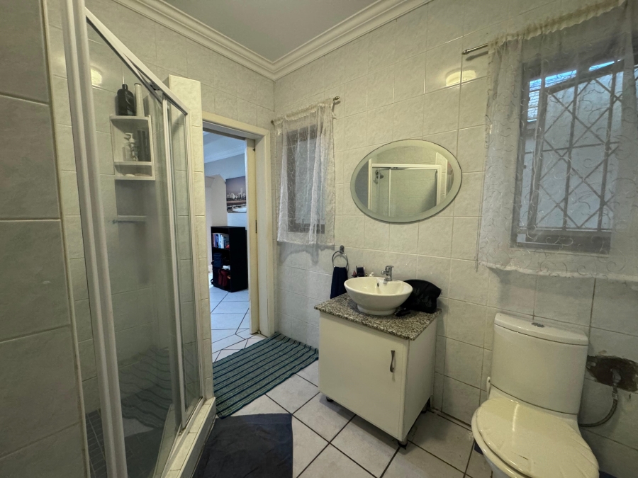 6 Bedroom Property for Sale in Meer En See KwaZulu-Natal