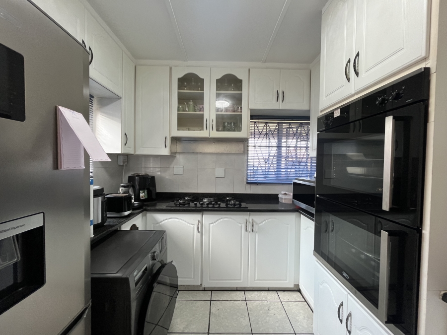 3 Bedroom Property for Sale in Woodview KwaZulu-Natal