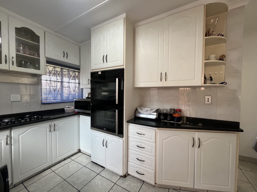 3 Bedroom Property for Sale in Woodview KwaZulu-Natal