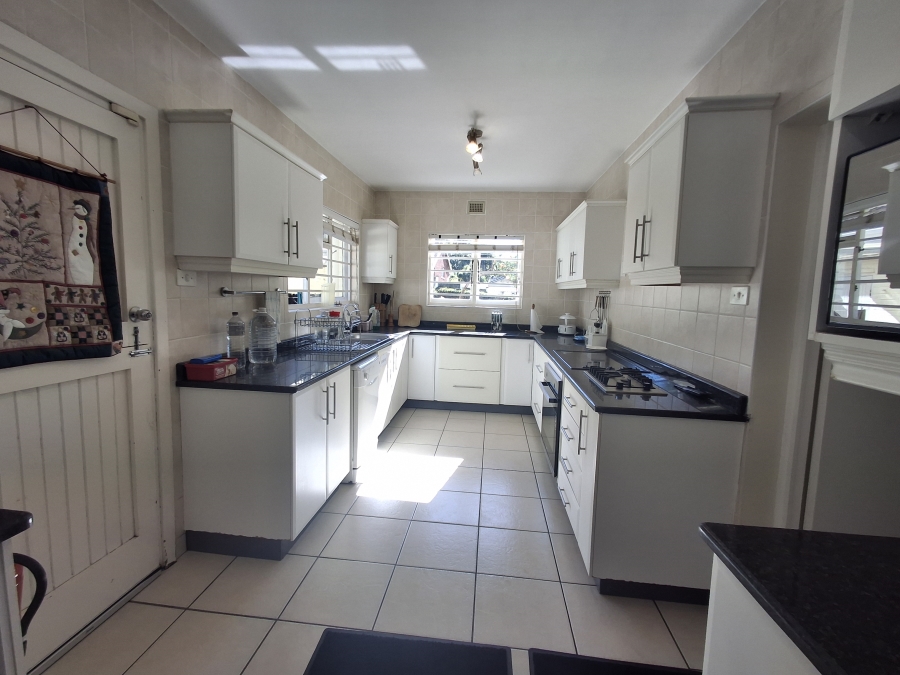 5 Bedroom Property for Sale in Greendale KwaZulu-Natal