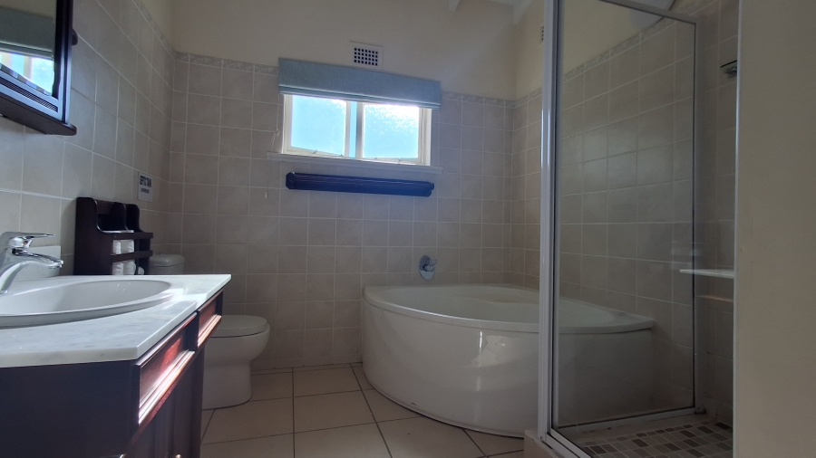 5 Bedroom Property for Sale in Greendale KwaZulu-Natal