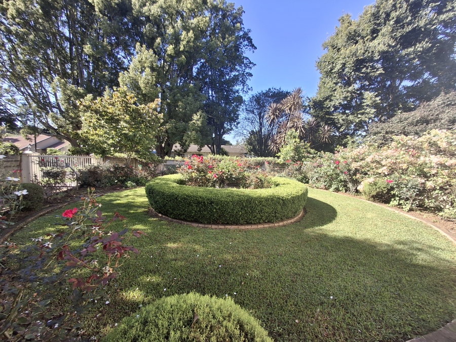 5 Bedroom Property for Sale in Greendale KwaZulu-Natal