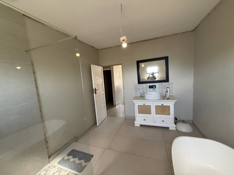 To Let 5 Bedroom Property for Rent in Napierville KwaZulu-Natal