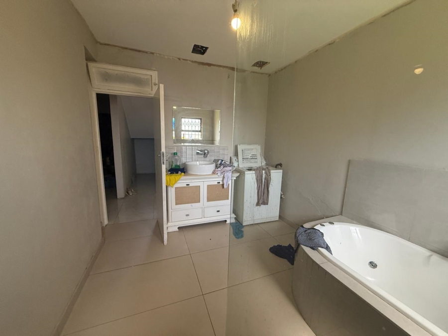 To Let 5 Bedroom Property for Rent in Napierville KwaZulu-Natal
