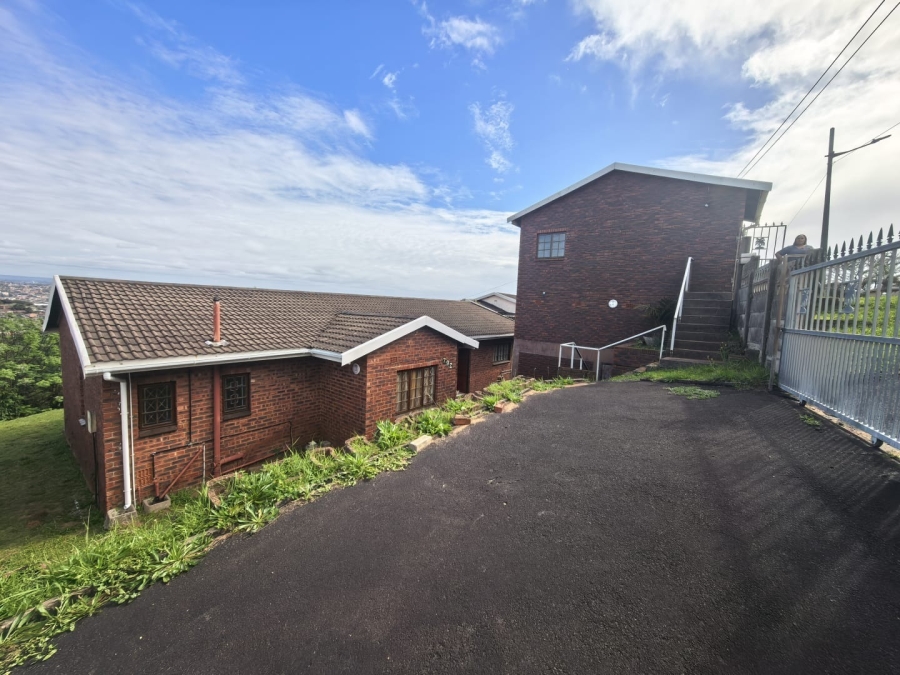 3 Bedroom Property for Sale in Treasure Beach KwaZulu-Natal