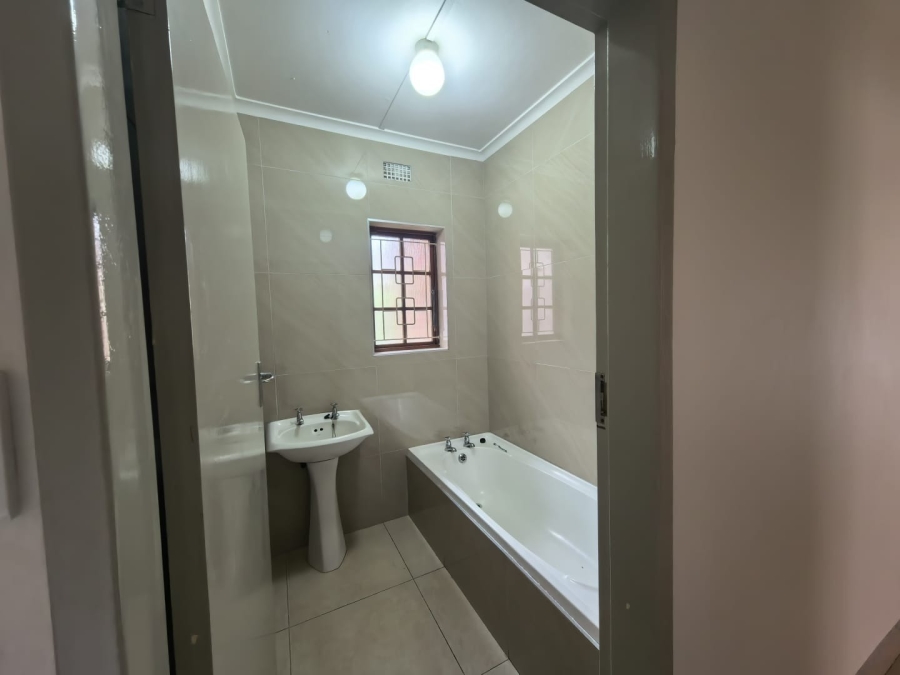 3 Bedroom Property for Sale in Treasure Beach KwaZulu-Natal