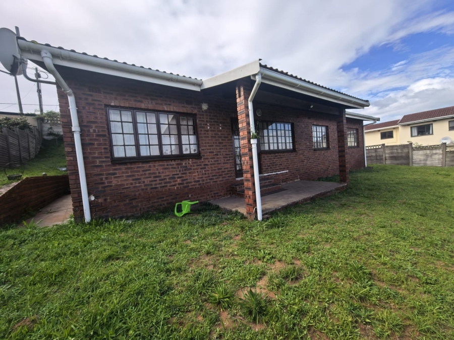 3 Bedroom Property for Sale in Treasure Beach KwaZulu-Natal